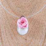 Collier Grande Goutte avec une fleur rose pastel