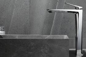 Mitigeur de salle de bain chromé