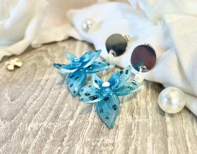 Boucles d'oreilles fleur bleue ~