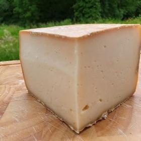 Fromage fermier de chèvres, 0,500 kg.