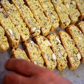 BISCUITS CROQUANTS AUX AMANDES