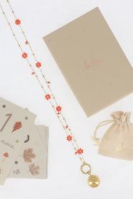 Kit de Bola avec sautoir - fleurs perlées et pierres naturelles et charm BOLA