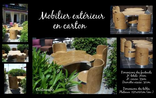 Mobilier extérieur en carton