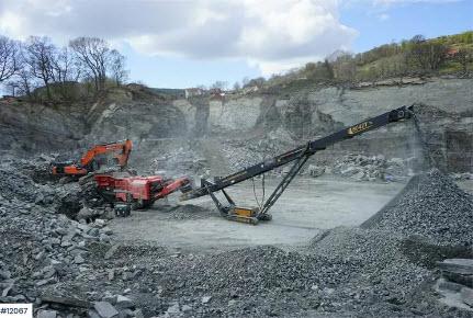 Concasseur à mâchoires Terex Finlay J-1175 avec bande magnétique Quelques heures