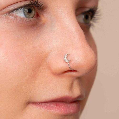 Faux piercing lune