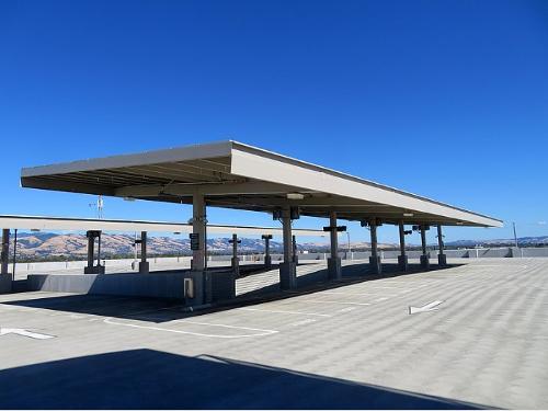 Ombrière de parking poids-lourds