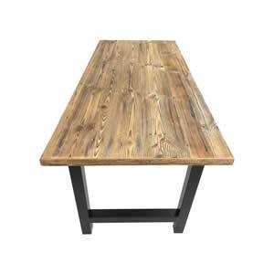 Table en vieux sapin brun