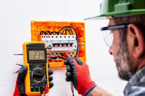 L'électricien Neuilly Plaisance et la performance énergétique : un duo gagnant