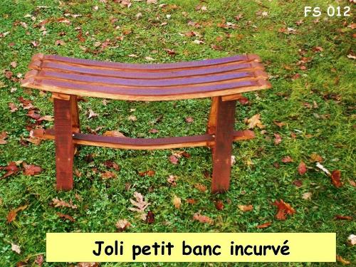 012 petit banc incurvé